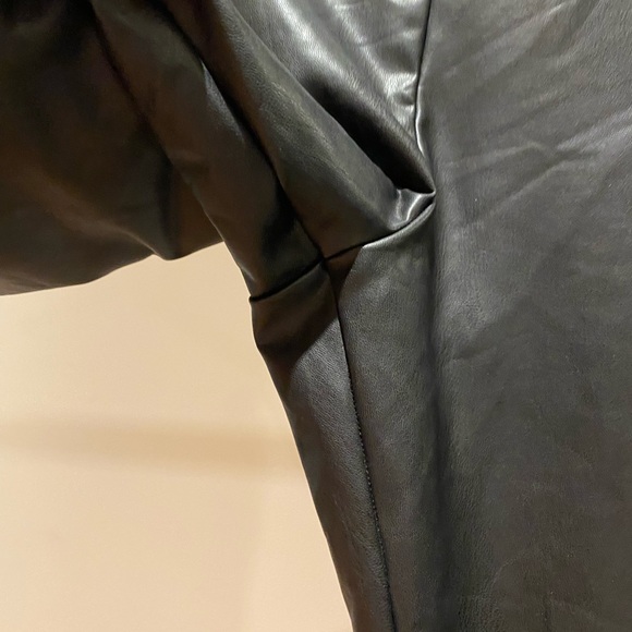 H&M Faux Leather Leggings. Size medium - Picture 8 of 11